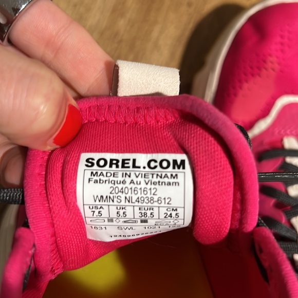 WOMEN'S KINETIC™ BREAKTHRU DAY CITY LACE SNEAKER size 7.5 cactus pink jet - Picture 6 of 7